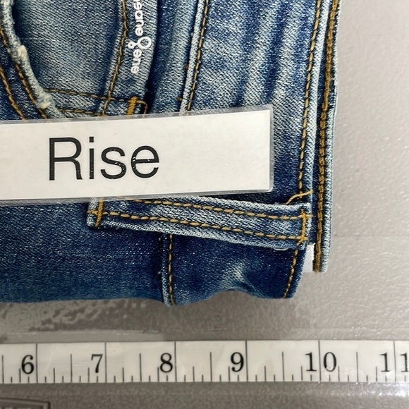 Insane Gene NWT Jeans Mid-Rise Skinny Dark Blue Denim Exposed Buttons Size 1 /24 - Picture 12 of 13